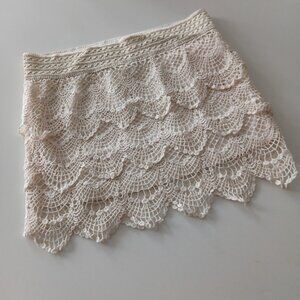 NABEE- Elastic Waist Cream Lace Mini Skirt - S